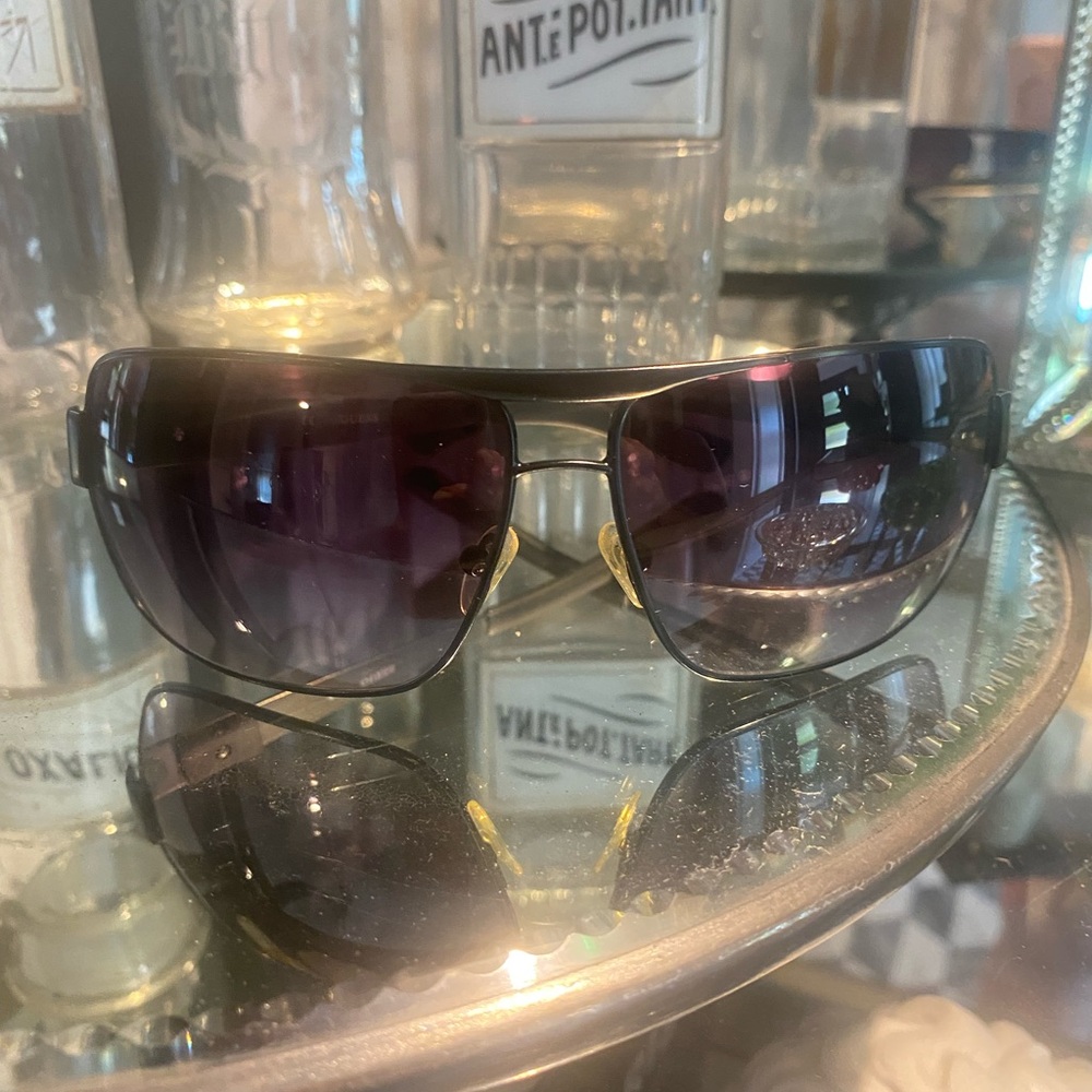 Mens Guess Sunglasses Black and Gun Metal Grey Metal Frames